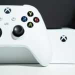 white xbox one game controller